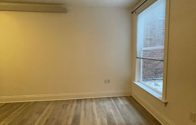 Studio, 1 bath, 300 sqft, $649, Unit 808-221