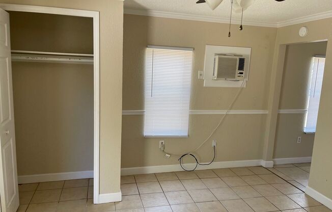 Studio Apt in Winter Haven with Water Included