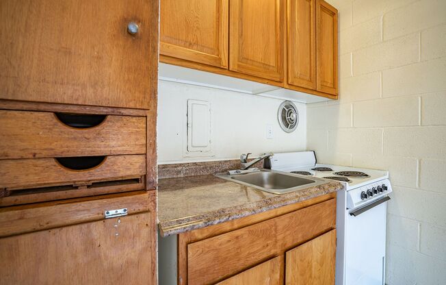 Studio, 1 bath, 316 sqft, $1,100, Unit 01 - 406