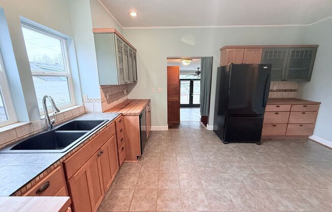 2 beds, 2 baths, $2,950