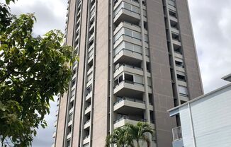 2/2/2 AT 2100 DATE ST- ENCLOSED LANAI