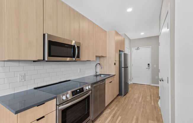 Studio, 1 bath, 548 sqft, $1,650, Unit 339