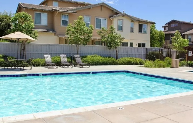 Beautiful 3 Bed/2 Bath Condo In The Amberwalk Community In Murrieta!