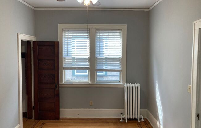 2 beds, 1 bath, $1,630