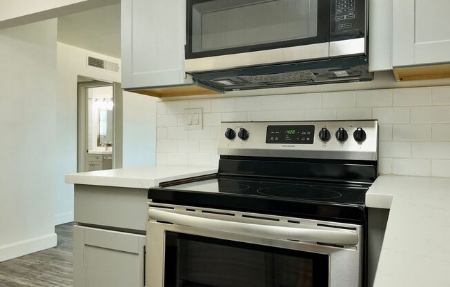 1 bed, 1 bath, 640 sqft, $995, Unit 1401-23