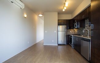 1 bed, 1 bath, $1,375, Unit 410
