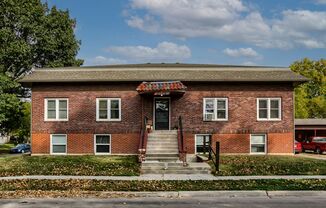 2910 Dudley- 6- Plex