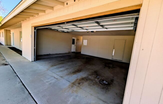 EXCEPTIONAL AREA/NEIGHBORHOOD-4 Bedrooms~Scottsdale Schools~1/2 Acre Lot