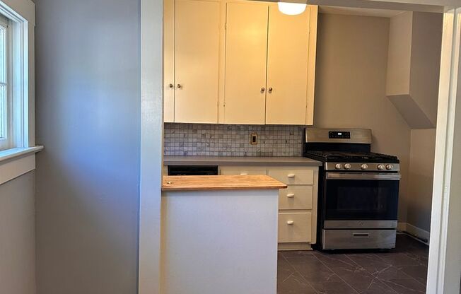 2 beds, 1 bath, $1,795