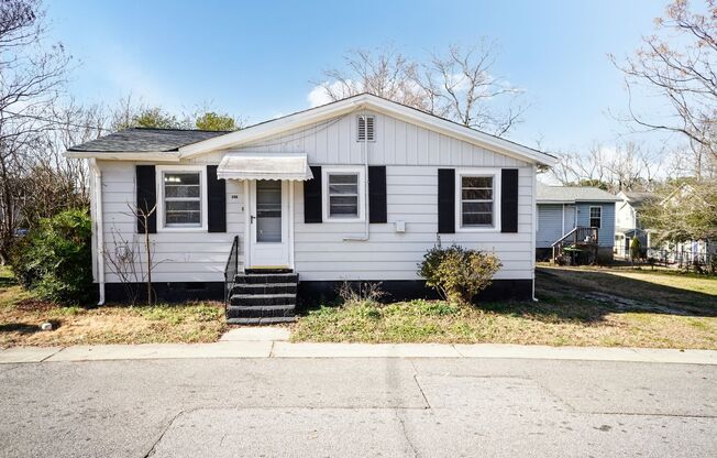 Cozy 3 Bedroom Downtown Apex Home