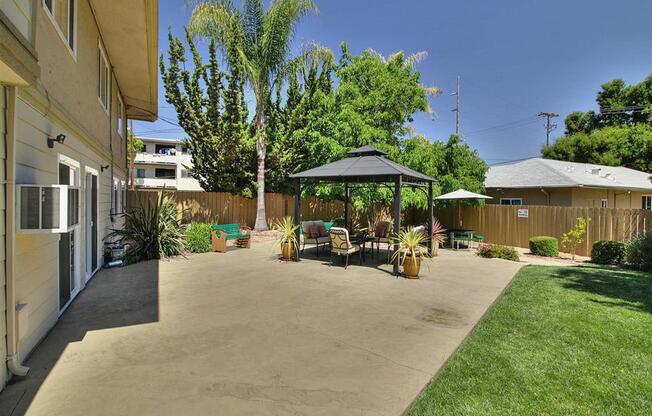 Shaded Outdoor Courtyard Area at The Arbors at Mountain View, Mountain View, California