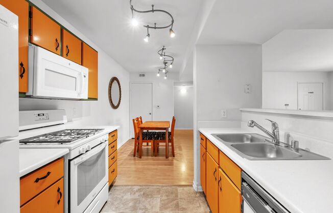 2 beds, 2 baths, $1,275, Unit # 1059