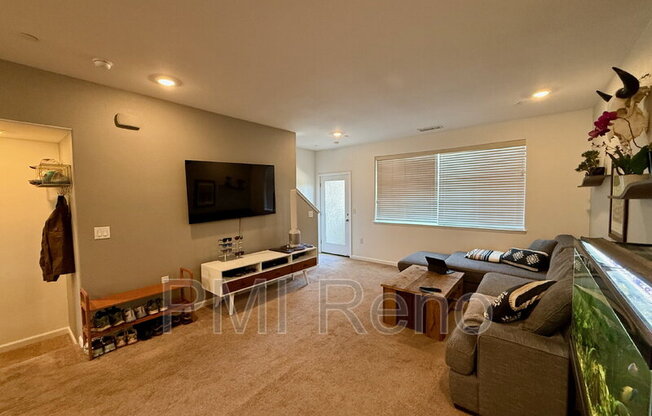 220 MARK JEFFREY LN