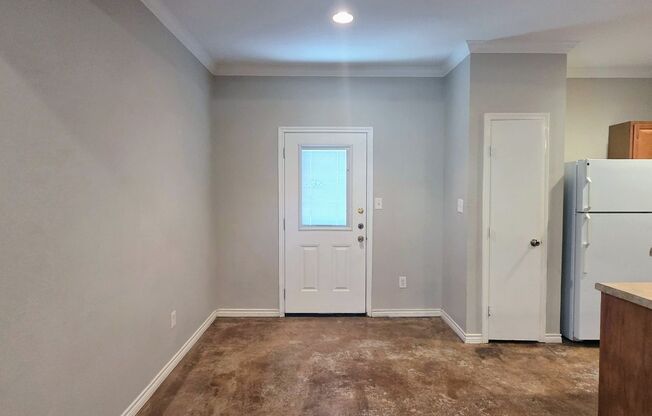 The Gardens at The Summit~3 Bedroom Townhouse w/1 Car Attached Garage and Small Backyard