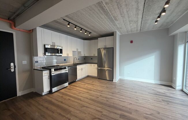 2 beds, 2 baths, 908 sqft, $3,500, Unit 952-211