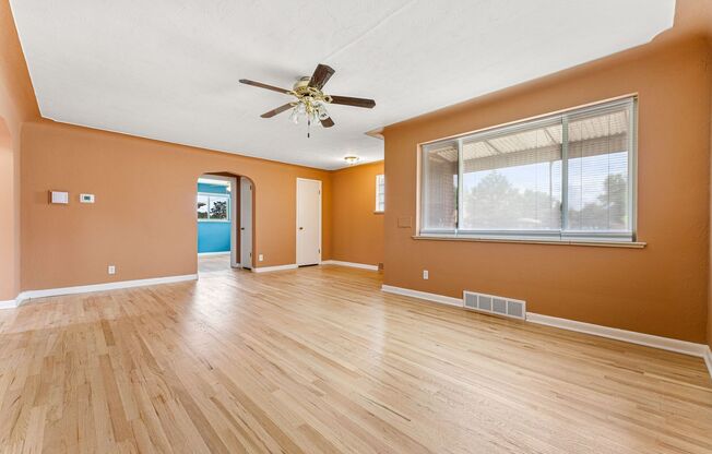 2BD/1BA Ranch in Denver!