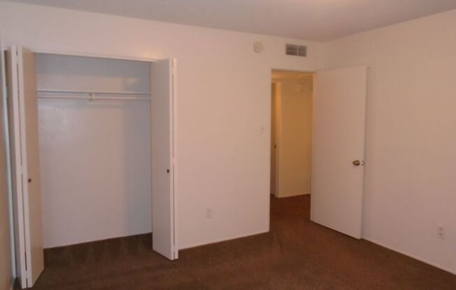 2 beds, 1.5 baths, $1,295, Unit UNIT 5