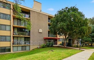 8 S VAN DORN ST