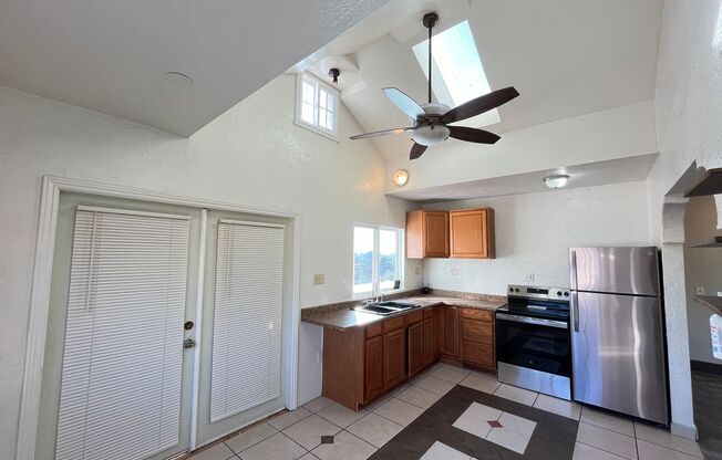 2 beds, 2 baths, $2,495, Unit 831 Mason Rd - M