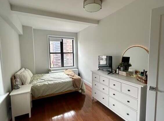 210 W 70th St