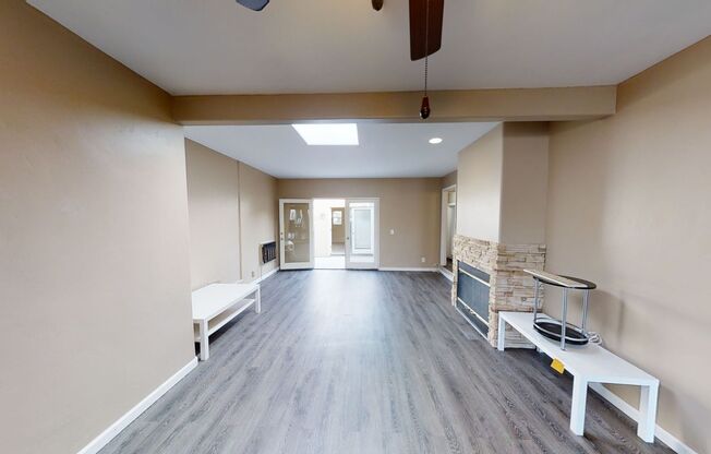 6BD/3BA on Dorothy Dr!!