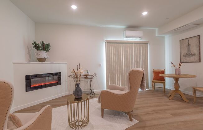 1 bed, 1 bath, 743 sqft, $1,595, Unit 11