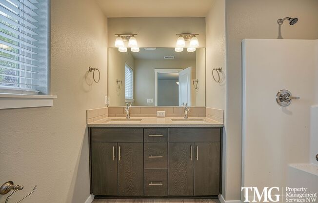 3 beds, 2.5 baths, 1,650 sqft, $2,490, Unit C-112
