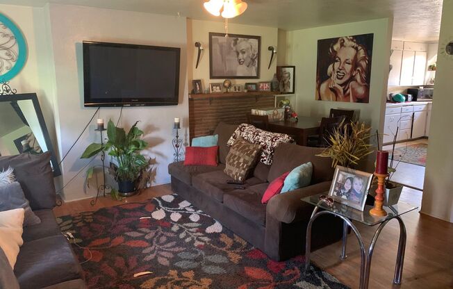 1008-1010 N Riviera Dr