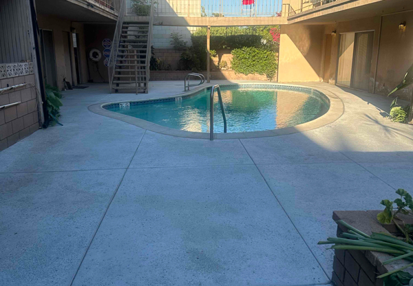 2 beds, 1 bath, $2,700