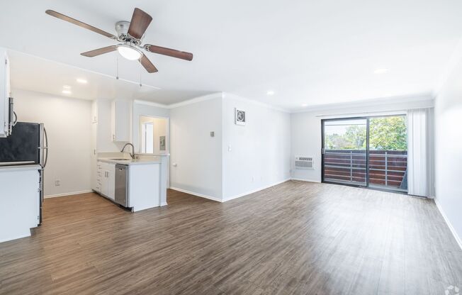1 bed, 1 bath, 695 sqft, $1,798, Unit 114