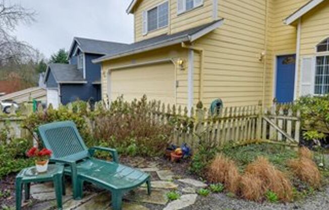 3 Bed, 2 1/2 Bath home close to Multnomah Village