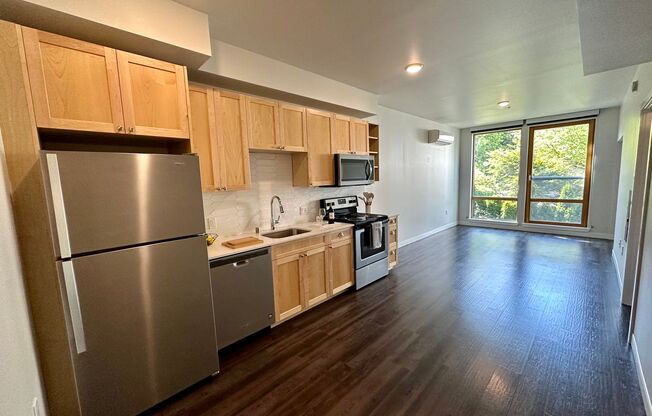 1 bed, 1 bath, 585 sqft, $2,199, Unit Unit 402