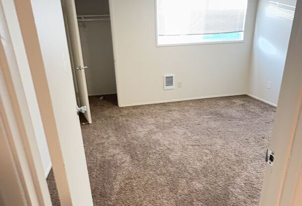 2 beds, 1.5 baths, 920 sqft, $1,595, Unit 55