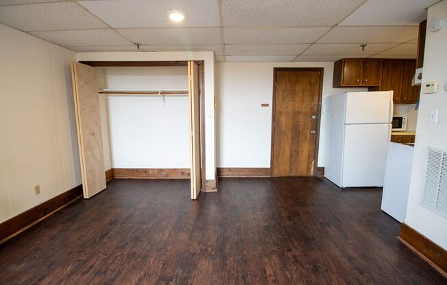 Studio, 1 bath, $800, Unit 310