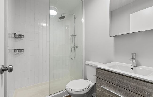 2 beds, 1 bath, 656 sqft, $2,450, Unit 303