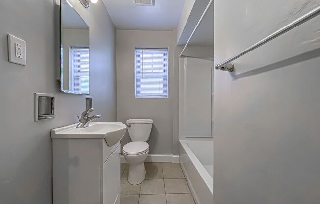 2 beds, 1 bath, 650 sqft, $825, Unit 313-04