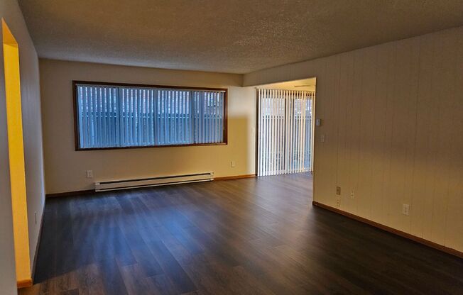 Welcome to Irvington Court Apartments - Mid-century living in the heart of Portland's Irvington neighborhood!