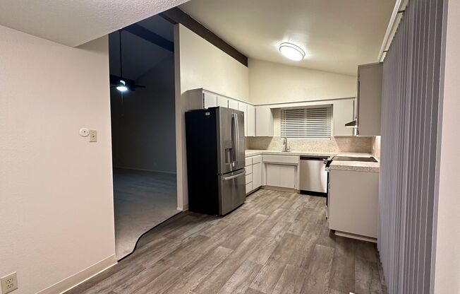 2 beds, 2 baths, $2,500, Unit 4369