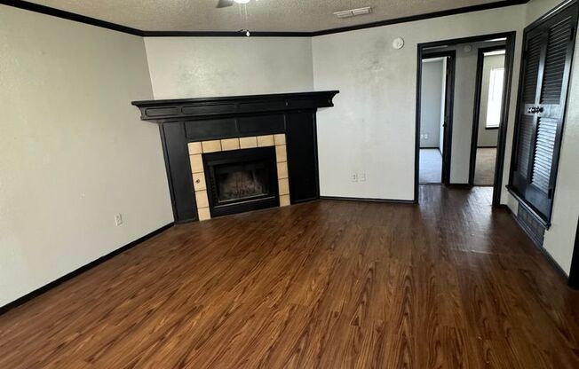 2 beds, 1 bath, 762 sqft, $750, Unit C