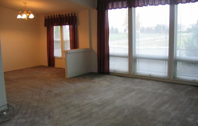 3 beds, 2 baths, 1,344 sqft, $2,495, Unit 33188-01