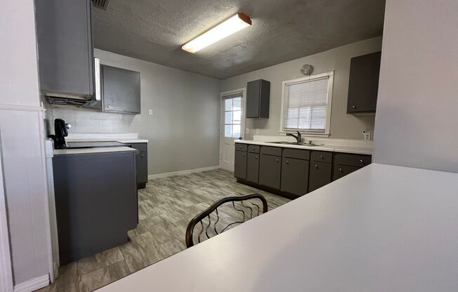 1/2 off First Full Months Rent! 3/2 near Tech and Hospital District!