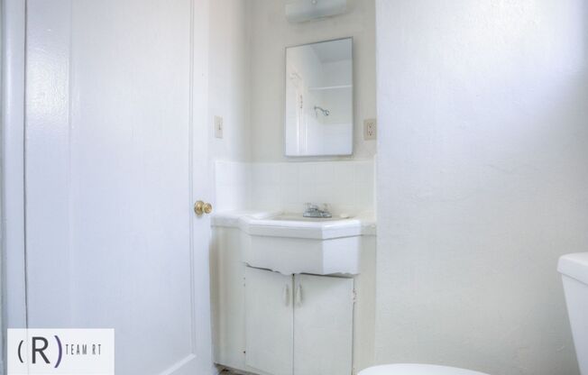 1 bed, 1 bath, 415 sqft, $1,600, Unit 1003 Simmons Ave