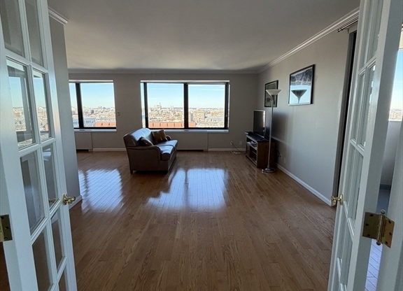 1 bed, 1.5 baths, 1,380 sqft, $6,695, Unit 17B