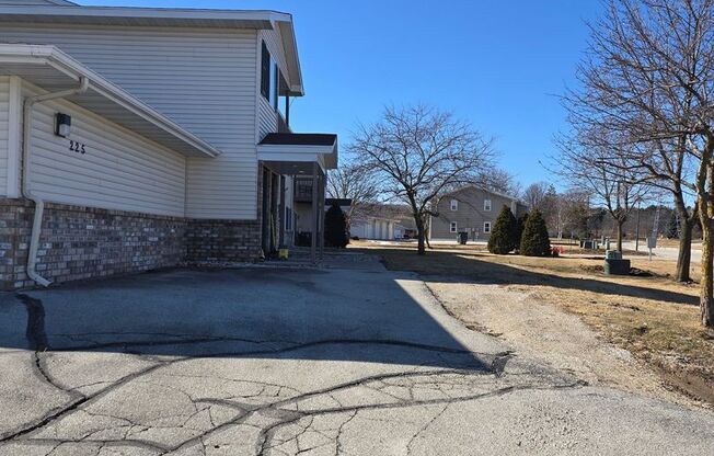 2 beds, 1 bath, 856 sqft, $1,269, Unit PL   2203