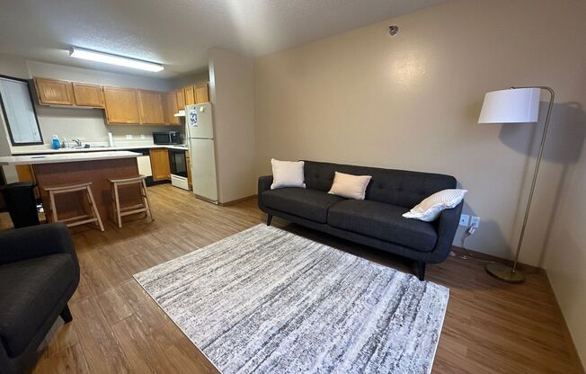 1 bed, 1 bath, 600 sqft, $1,200, Unit 211