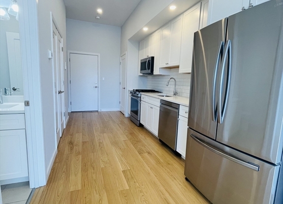 385 PLEASANT ST
