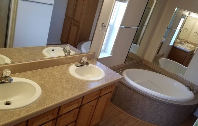 3 beds, 2 baths, 1,344 sqft, $2,495, Unit 33188-01