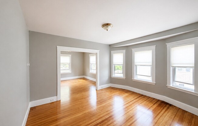 2 beds, 1 bath, 1,000 sqft, $2,400, Unit 2