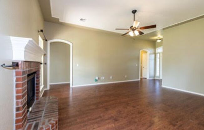 Beautiful 3 bedroom 2 bath in Collinsville!