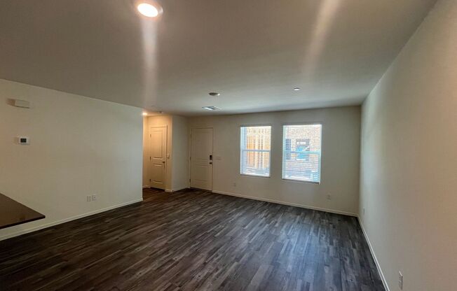 *Home for the Holidays Move In Special!* Modern Living in a Brand New 3 Bed Townhome!